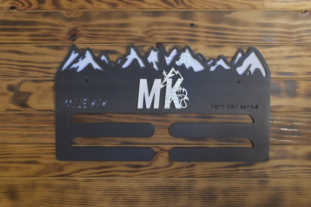 Porte médaille 3D Molé Kok ® Effet carbone